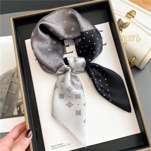 Foulard Anita Cheveux Femme Carré Soie Blanc Noir Gris
