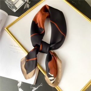 Foulard Orléanne Cheveux Carré Femme Noir Coquelicots